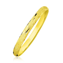 Load image into Gallery viewer, Yellow Gold 10k Slender Diamond Pattern Textured Bangle
